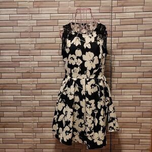 Juniors floral print skater dress Size S